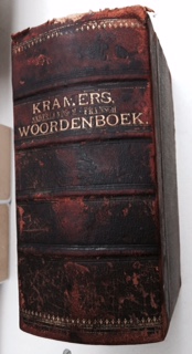 Nieuw Nederlandsch-Fransch Woordenboek - Nieuw Nederlandsch-Fransch Woordenboek. Bevattende al de thans gebruikelijke grondwoorden der Nederduitsche Taal, benevens de daarvan afgeleide zamengestelde woorden, met hunne vertaling en verklaring in de fransche taal.