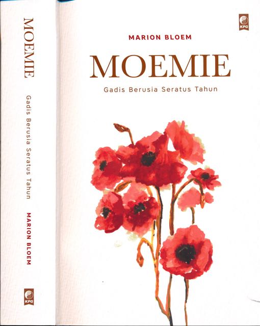 Bloem, Marion - Moemie: Gadis Berusia Seratus Tahun.